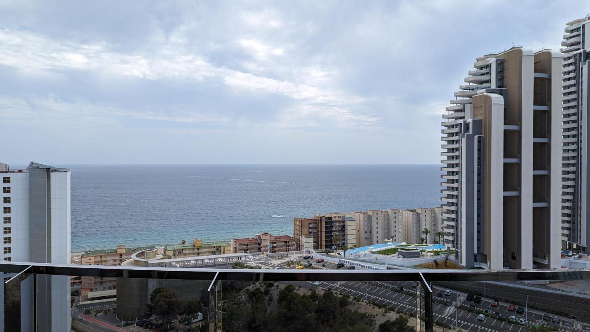 Sunset Waves Sea View Apartments Бенидорм Экстерьер фото
